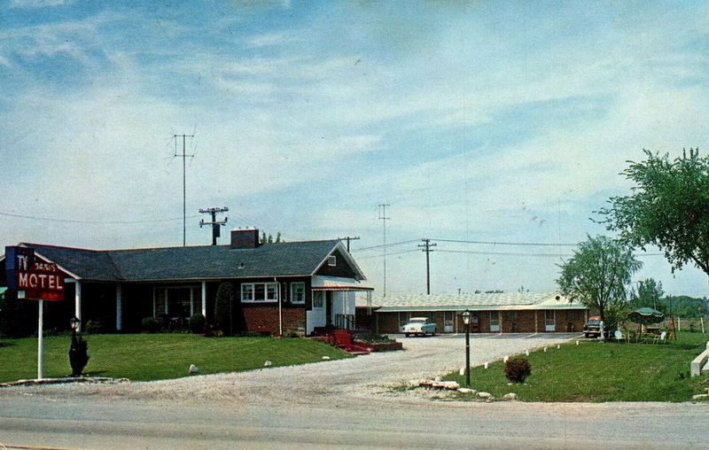 Danis Motel - Vintage Postcard (newer photo)